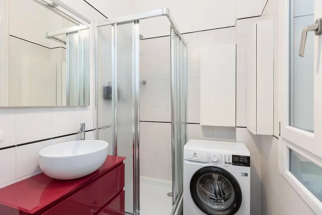 Elegant Roman Suite Near The Colosseum And Metro 0*, Rome Italy
