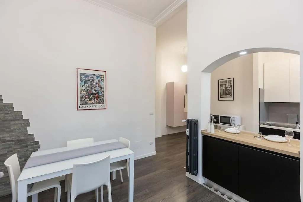 Apartment Elegant Roman Suite Near The Colosseum And Metro