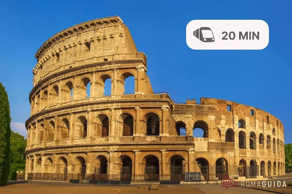 Elegant Roman Suite Near The Colosseum And Metro Italy